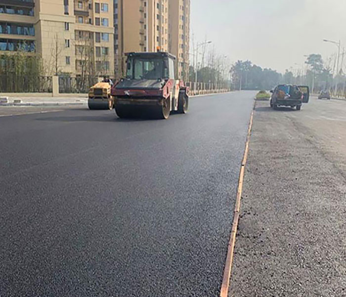宁波铺设沥青路面工程施工摊铺时用的是什么油？
